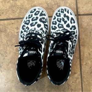 Vans Women’s size 8 snow leopard shoes